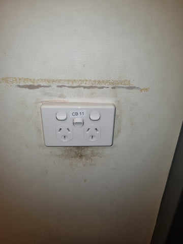 Image of Trader Puma 10A 2 Gang Powerpoint (White) with Extra Switch